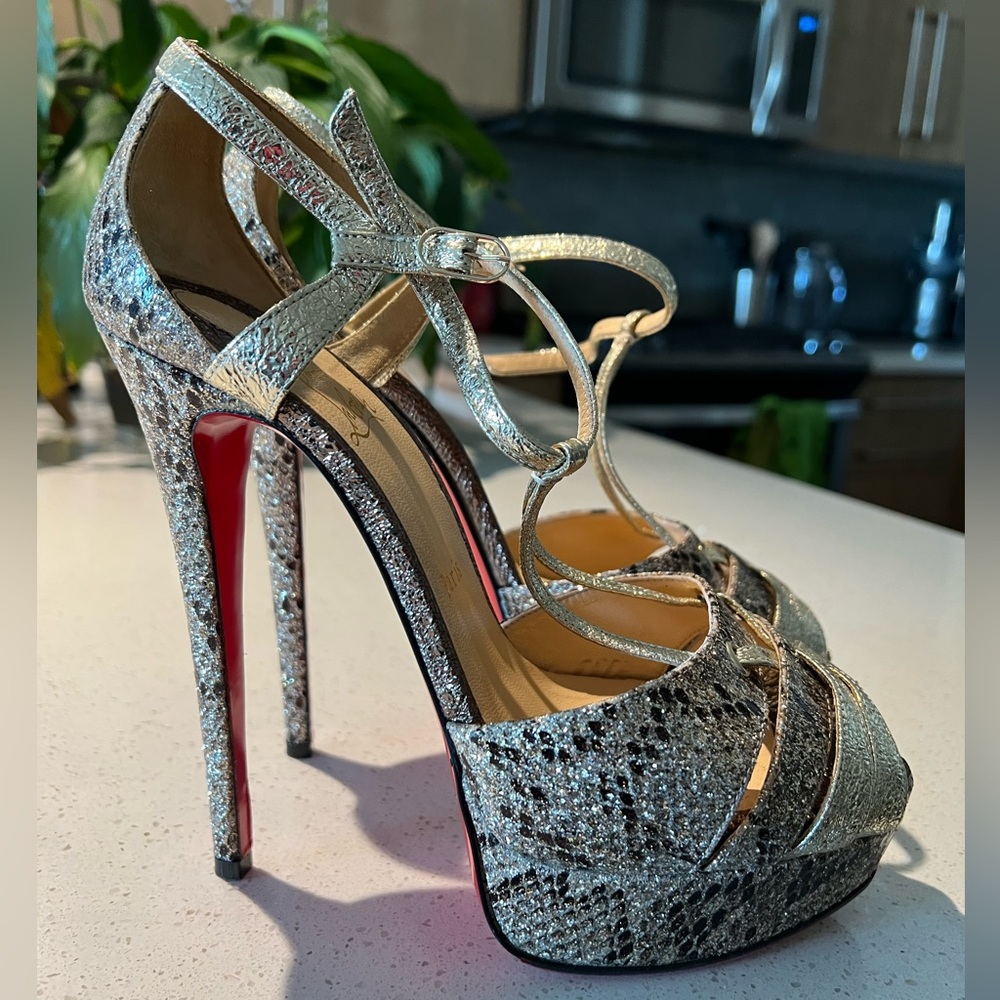 Gorgeous Louboutin Glennalta 150 Glitter Eve/Spec V Sparkle Heels